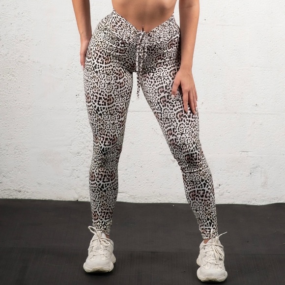 Leopard scrunch butt leggings BRAZILIAN STYLE - Picture 2 of 2